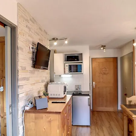 Appartement Confort 1 Chambre, Aux Pieds, Balcon, Wi-fi, Parking - Fr-1-178-171 *